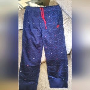 Men's Nike sweatpants with drawstring.
